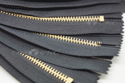 18см молнии джинсовые №322 черный авт. т4 латунь - купить в Батайске. Цена: 28.62 руб.